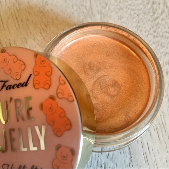 Too Faced You’re So Jelly Highlighter - Picture 2 of 4